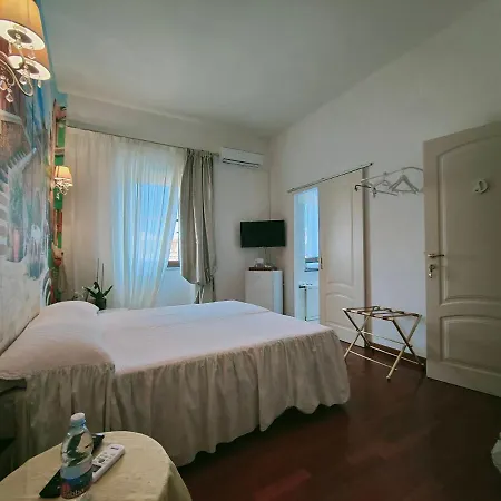 Bed & Breakfast A Due Passi *